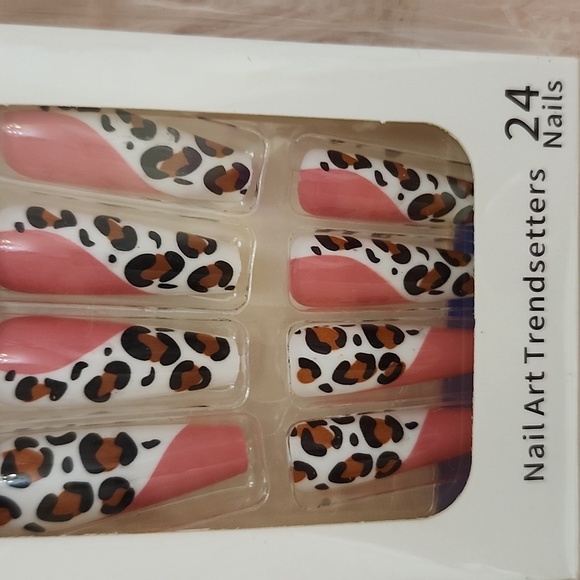 BOGO SALE!! Brand New BEAUTIFUL NAIL False Nails-XL - Picture 3 of 4
